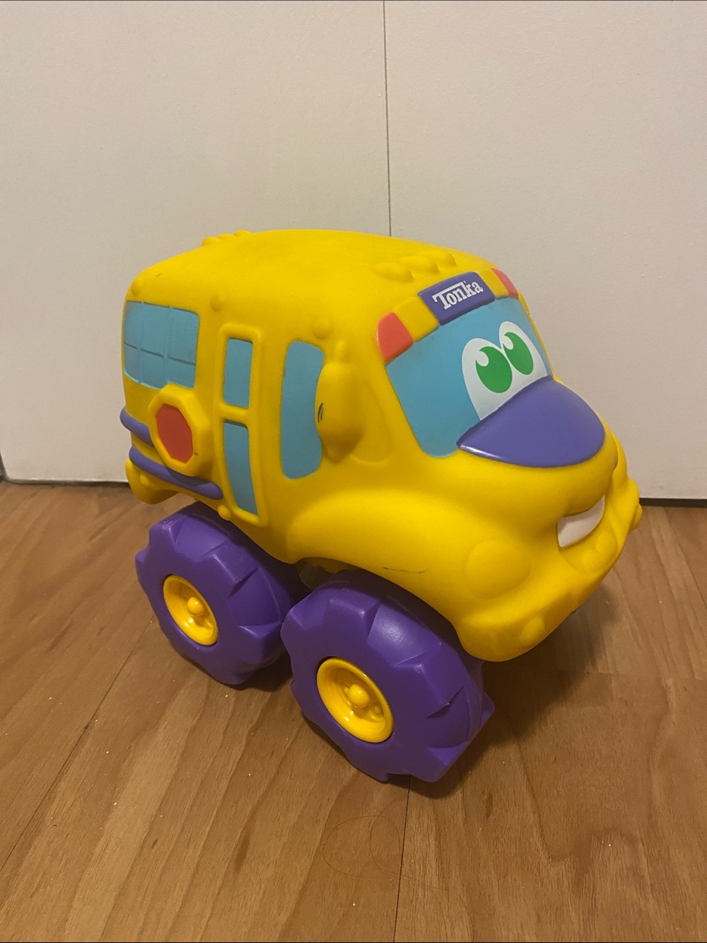 2002 Playskool Tonka Wheel Pal Cushy Cruisin School Bus Toy